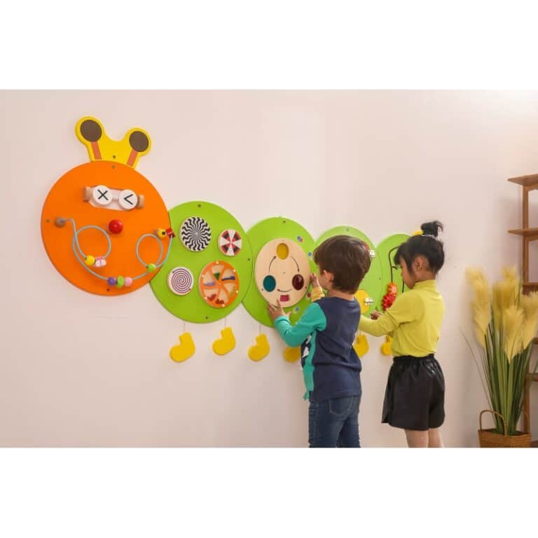 Мултифункционална играчка за стена - Гъсеница от Viga toys - Image 2